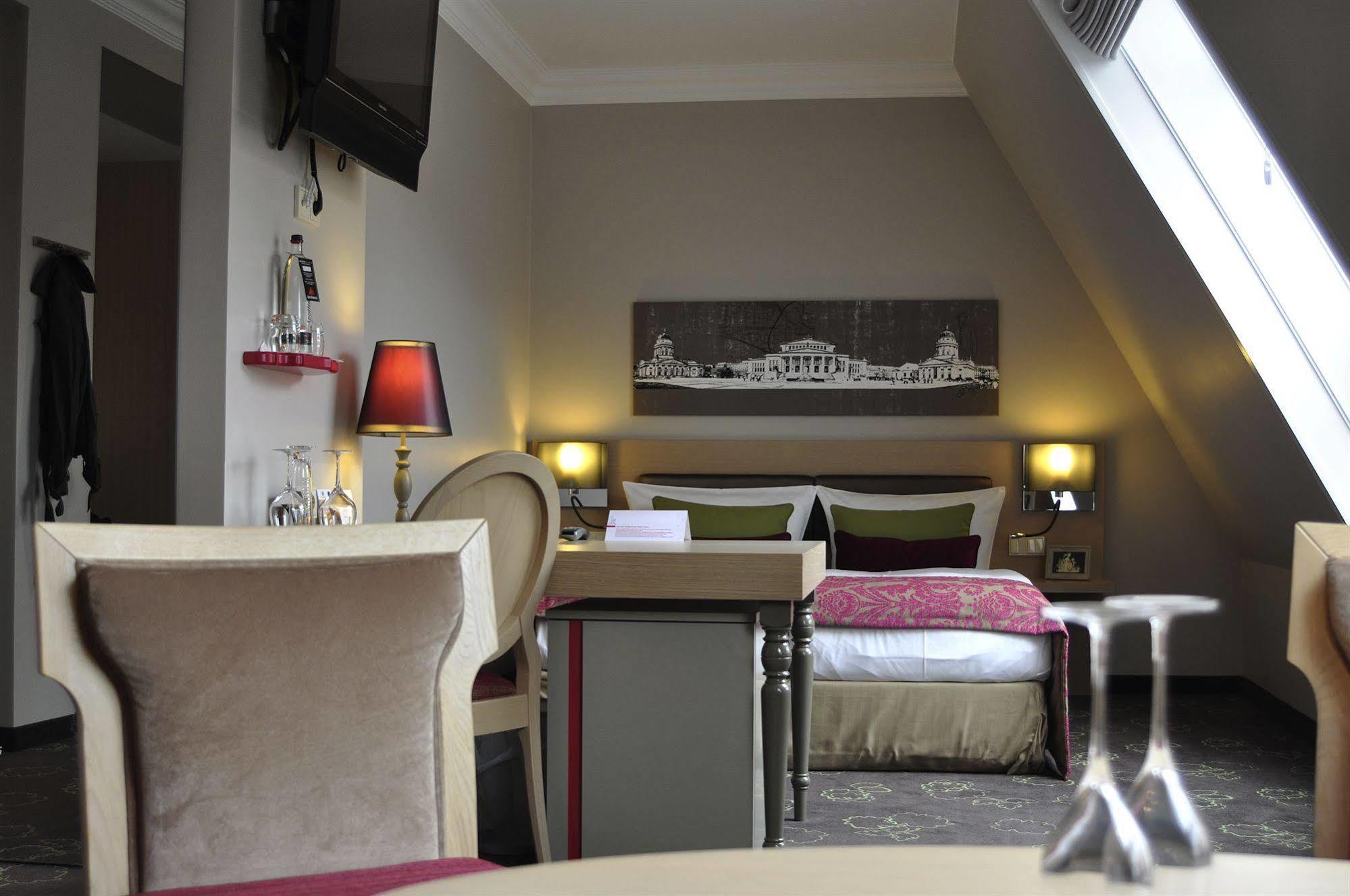 Hotel Gendarm Nouveau Берлин Экстерьер фото