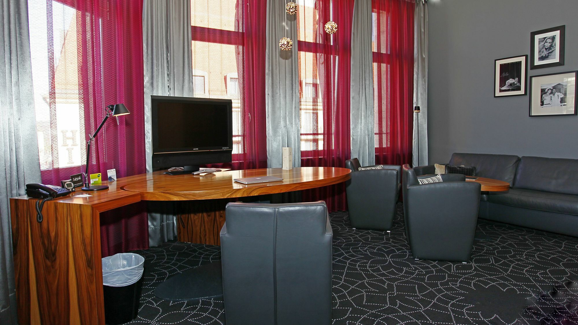 Hotel Gendarm Nouveau Берлин Экстерьер фото